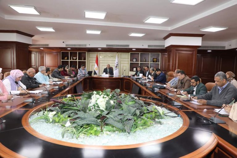 بتكليف من محافظ بني سويف: السكرتير العام يعقد اجتماعاً لمتابعة الموقف التنفيذي لمشروعات الخطة في الربع الثالث من العام المالي الحالي2023/2024
