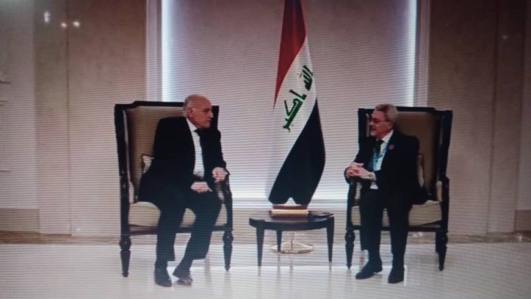 ممثلا لرىيس الجمهورية السيد عبد المجيد تبون وزير الخارجية أحمد عطاف يحل بالعاصمة العراقية بغداد