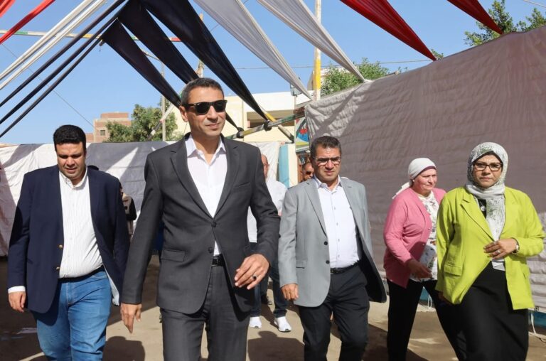 محافظ السويس يتابع جاهزية لجان الانتخابات